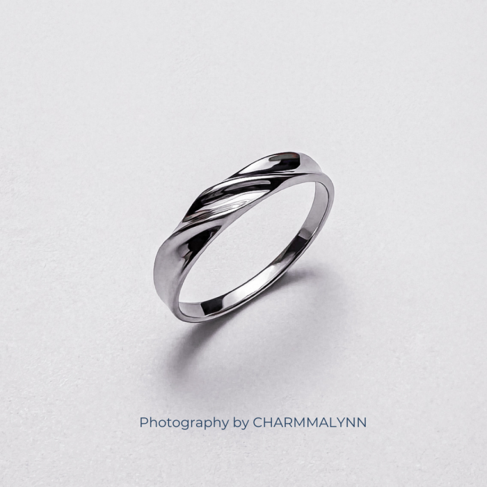 แหวนผู้ชาย รุ่น Sweet Ribbon Band Ring