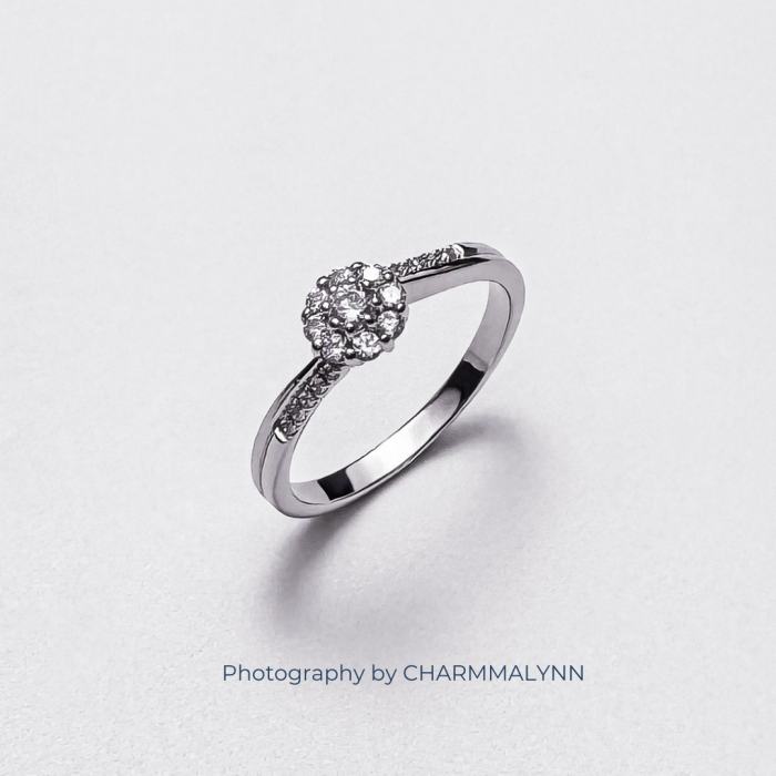 9K White Gold A Flowery Sweet Halo Diamond Ring