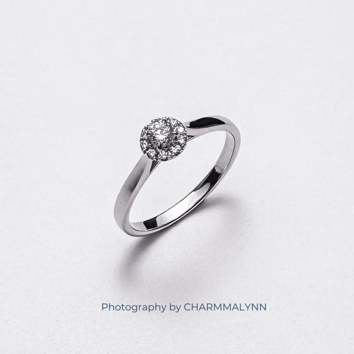 9K White Gold A Classic Halo Italy Style Diamond Ring