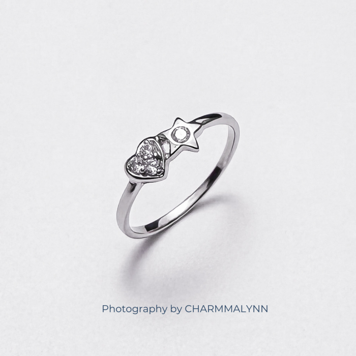 9K White Gold Heart and Star Diamond Ring