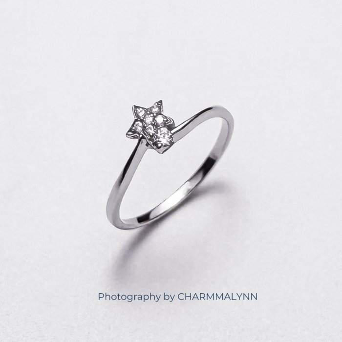 9K White Gold The Little Star Diamond Ring