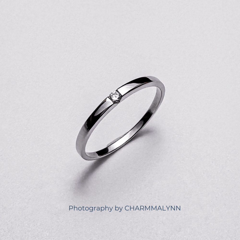9K White Gold Mini Solitaire Band Diamond Ring